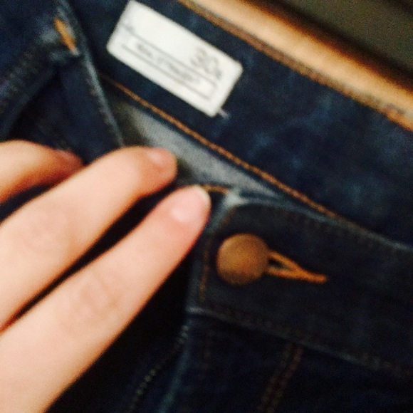 Gap straight leg dark jeans. Very comfy size 10s - Picture 3 of 4